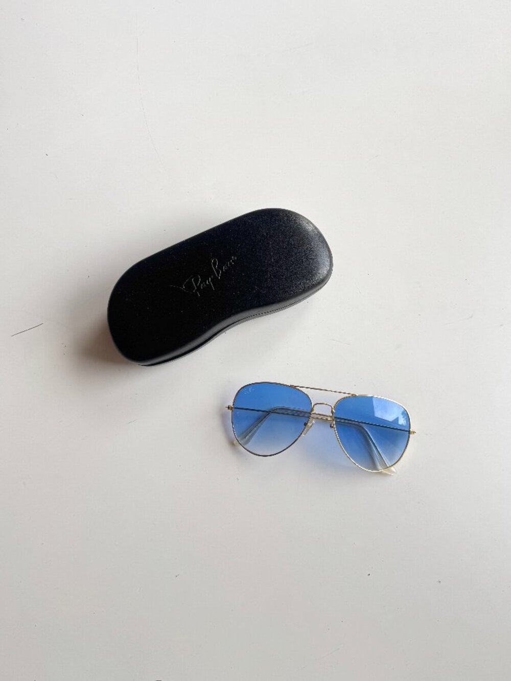 *Damaged* RAY-BAN RB3026 Gold Frame Gradient Blue Lens Aviator Sunglasses